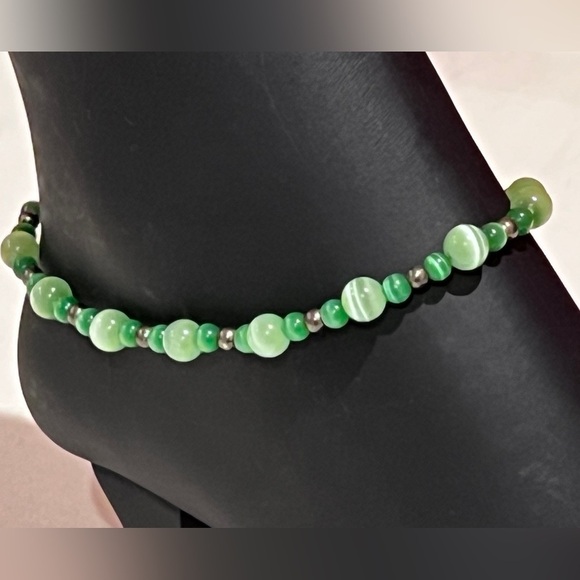 Green Cat-Eye Handmade Beaded Ankle Bracelet - Picture 1 of 6